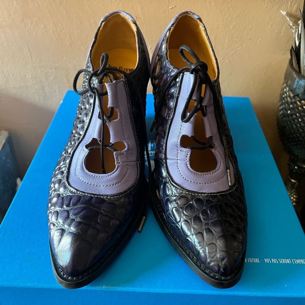 John Fluevog Entrance Room 112 W8